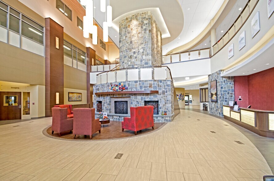 More Photos Of 201 N Mountain Rd, Plainville Medical For Lease