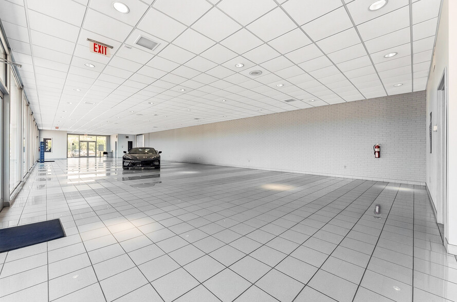 More Photos Of 1229 Country Club Rd, Fairmont Auto Dealership For Sale