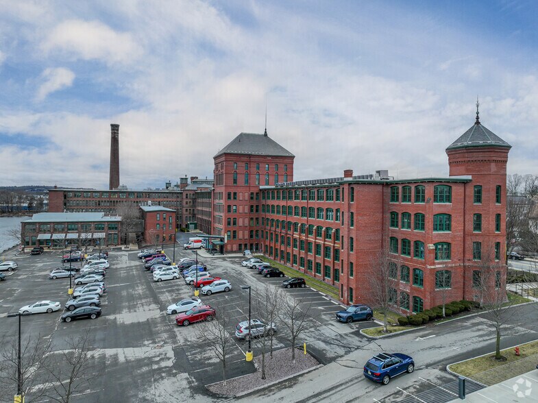 More Photos Of 221-257 Crescent St, Waltham Loft Creative Space For Lease