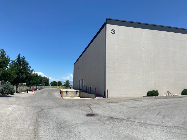 More Photos Of 810 W Utah Ave, Payson Warehouse For Sale