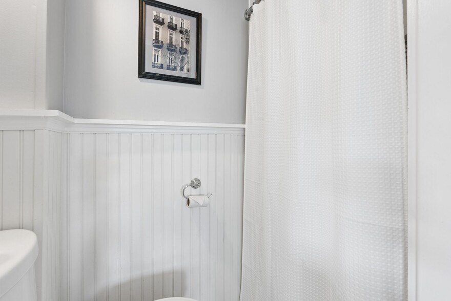 More Photos Of 548 Main St, Fryeburg Hotel For Sale