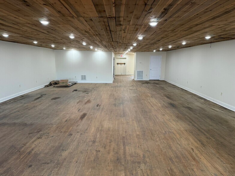 More Photos Of 221 W Main St, Woodbury General Retail For Sale