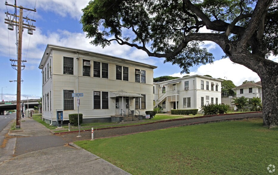 More Photos Of 810 N Vineyard Blvd, Honolulu Storefront Retail Office For Lease