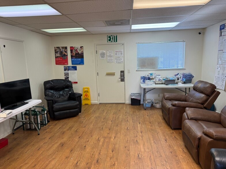 More Photos Of 1550 La Pradera Dr, Campbell Office For Sale