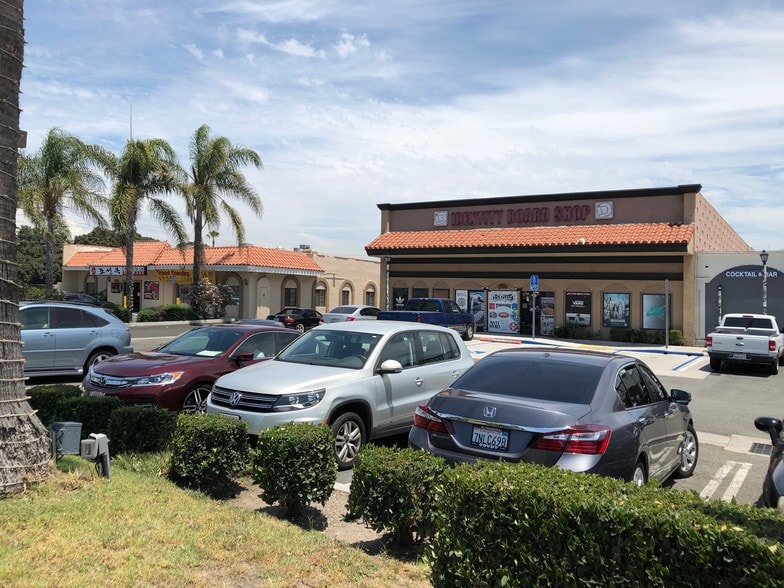More Photos Of 7886 Beach Blvd, Buena Park Freestanding For Lease