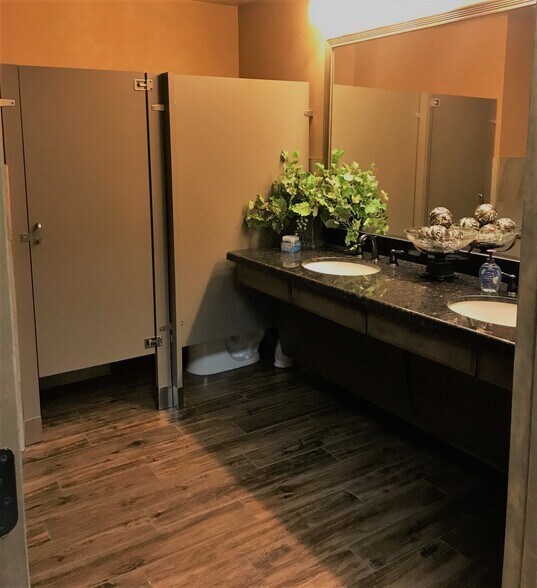 More Photos Of 16920 Park Row, Houston Office For Lease