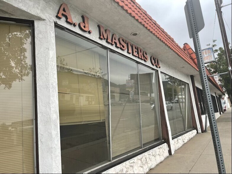 More Photos Of 7639 Foothill Blvd, Tujunga Storefront For Lease