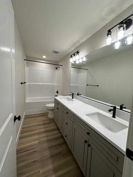 More Photos Of , Kelso Multifamily For Sale