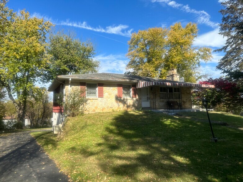 More Photos Of 189 E Lancaster Ave, Malvern Restaurant For Lease