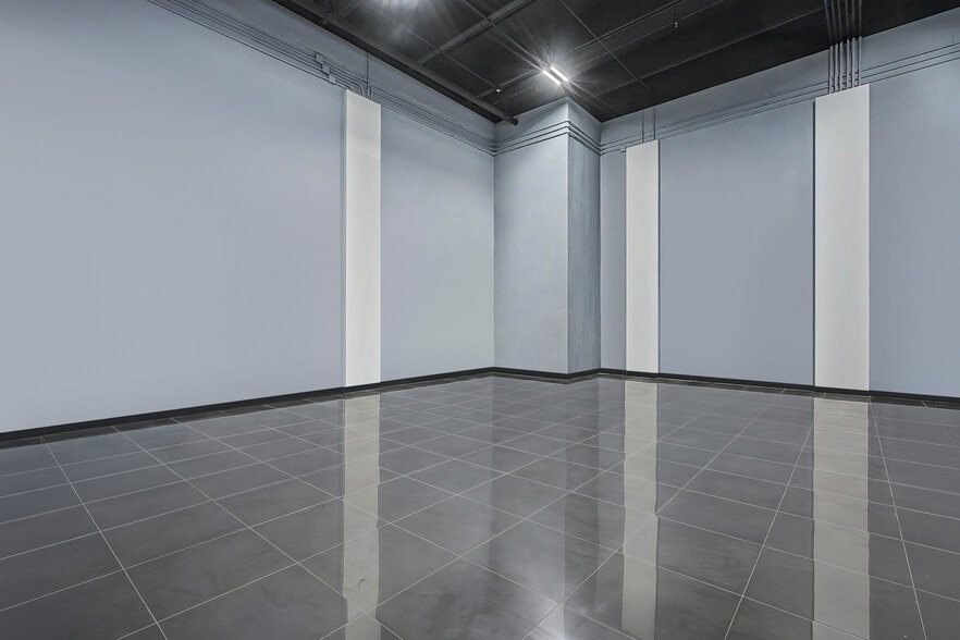 More Photos Of 6030 NW 102nd Ave, Doral Showroom For Sale