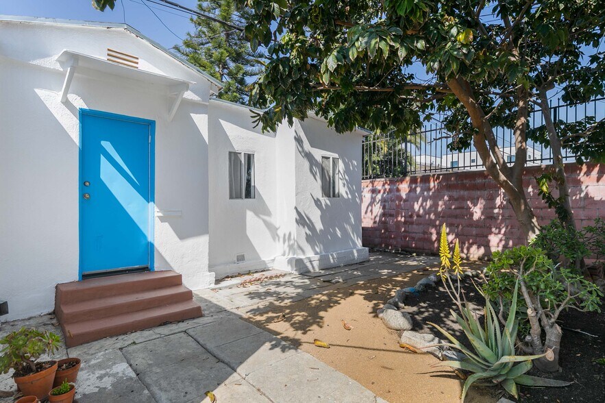 More Photos Of 2243-2245 S Ridgeley Dr, Los Angeles Apartments For Sale
