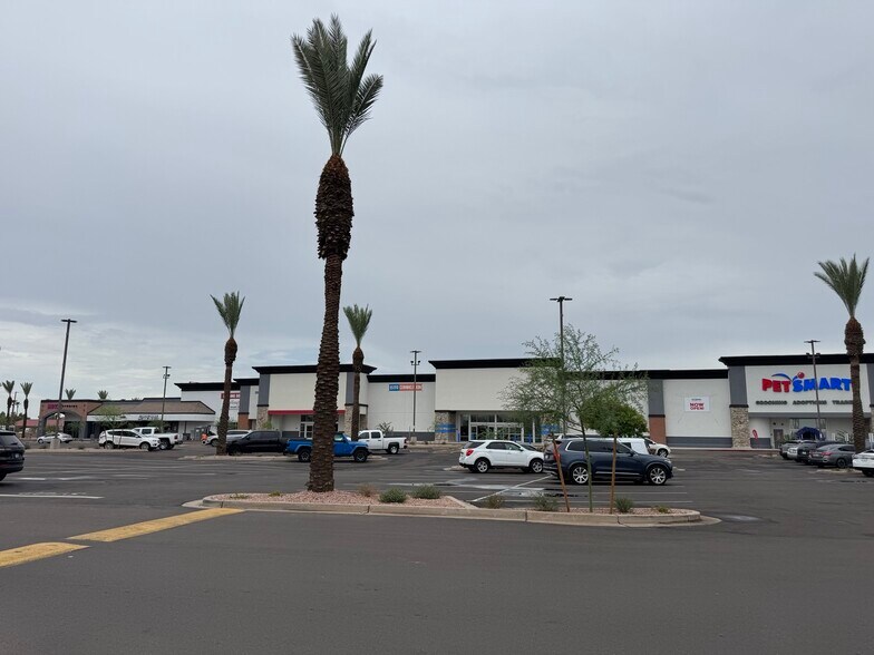 More Photos Of 2055 N Alma School Rd, Chandler Unknown For Lease