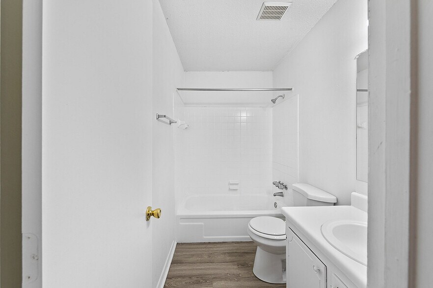 More Photos Of 856 Park Brook Trl, Birmingham Apartments For Sale