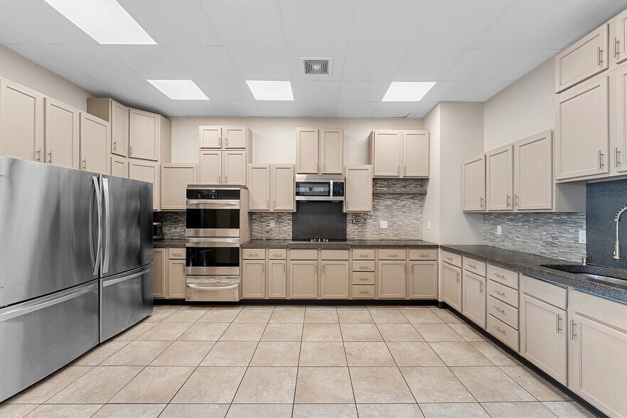 More Photos Of 314 N Appleton St, Appleton Religious Facility For Sale