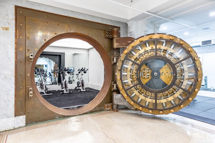 More Photos Of 1007 5th Ave, San Diego Apartments For Lease