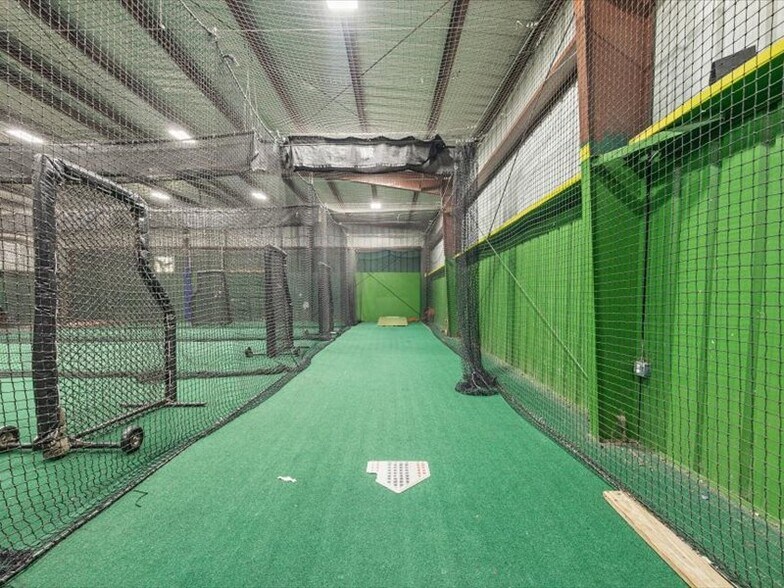 More Photos Of 505 County Line Rd, Rockwall Flex For Sale