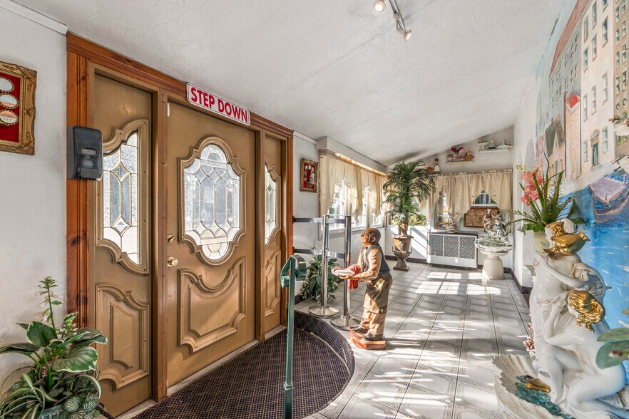 More Photos Of 251 N High St, Bridgton Restaurant For Sale