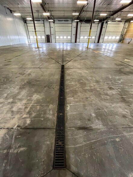 More Photos Of 14472 Commerce Park Blvd, Williston Warehouse For Sale