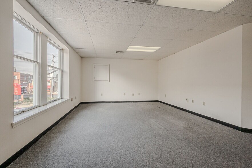 More Photos Of 77 E Main St, Newark Loft Creative Space For Sale