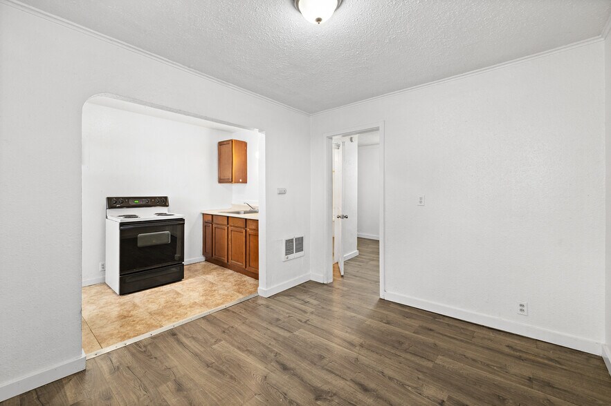 More Photos Of 1029 S Division St, Moses Lake Apartments For Sale
