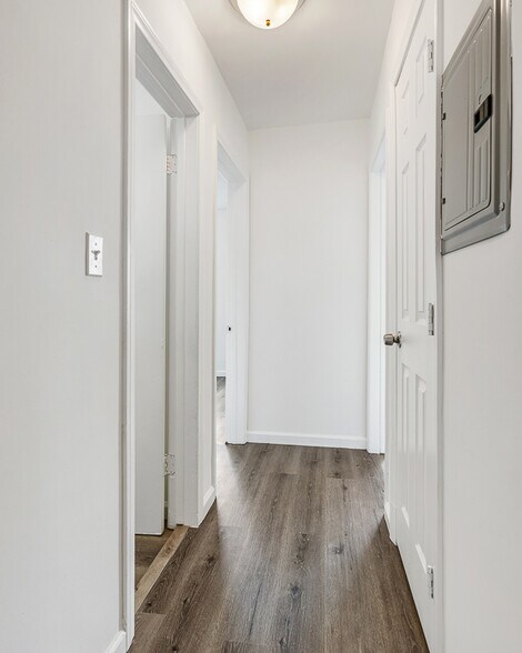 More Photos Of 6812 11th Ave, Los Angeles Apartments For Sale