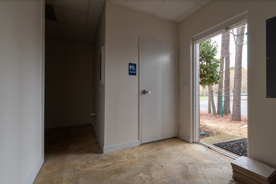 More Photos Of 6408 Brookstone Ln, Fayetteville Medical For Lease