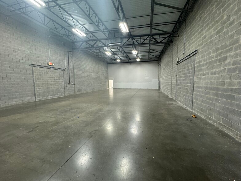 More Photos Of 7699 Limestone Dr, Gainesville Light Manufacturing For Sale