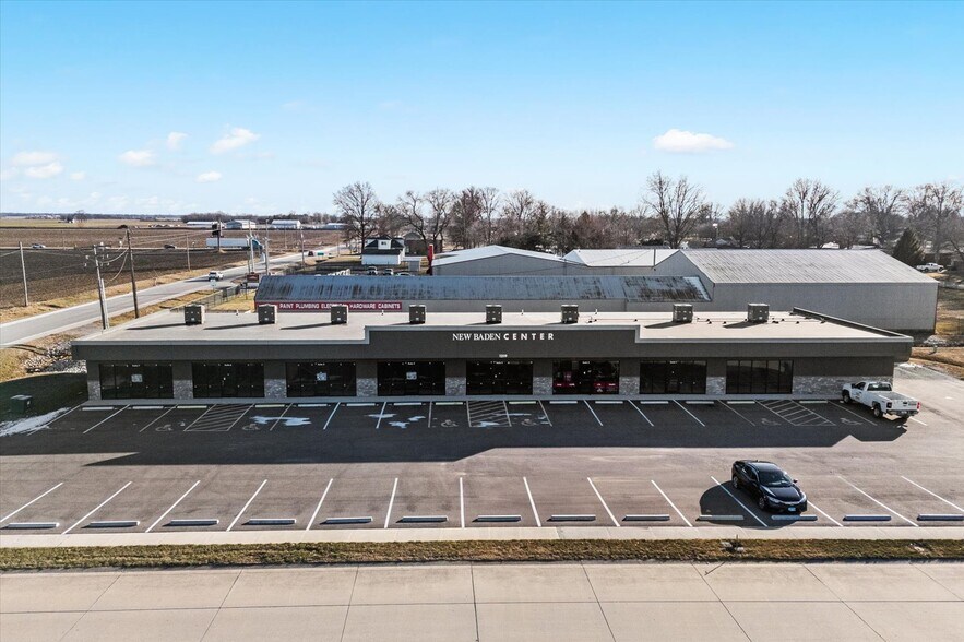 More Photos Of 1219 E Cedar St, New Baden Storefront Retail Office For Sale