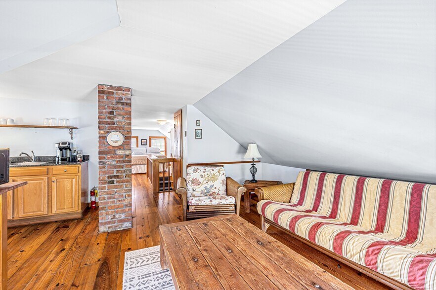 More Photos Of 557 Center Rd, New Shoreham Apartments For Sale