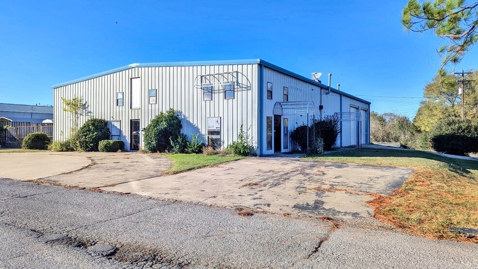 Primary Photo Of 1598 Park Hill Rd, Tahlequah Warehouse For Sale