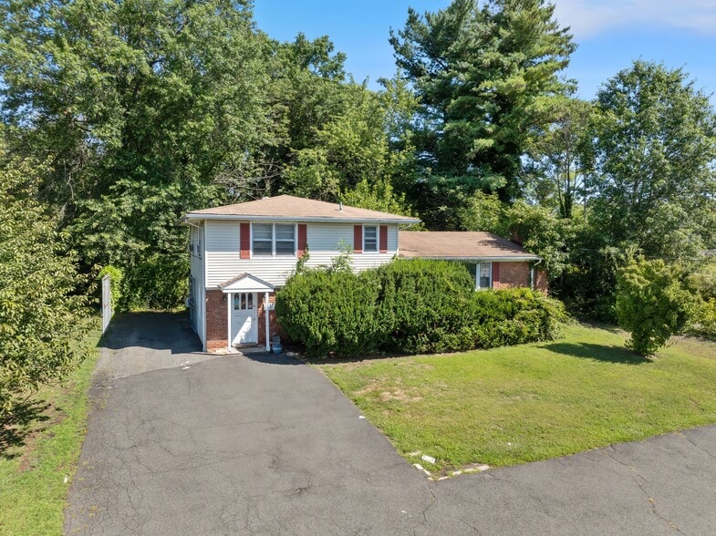 More Photos Of 1158 Valley Rd, Stirling Veterinarian Kennel For Sale