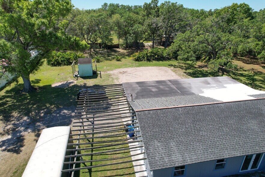 More Photos Of 5921 Causeway Blvd, Tampa Flex For Sale