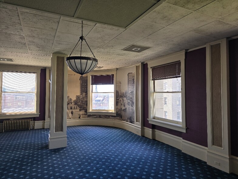 More Photos Of 301-311 E Main St, Stockton Office For Lease