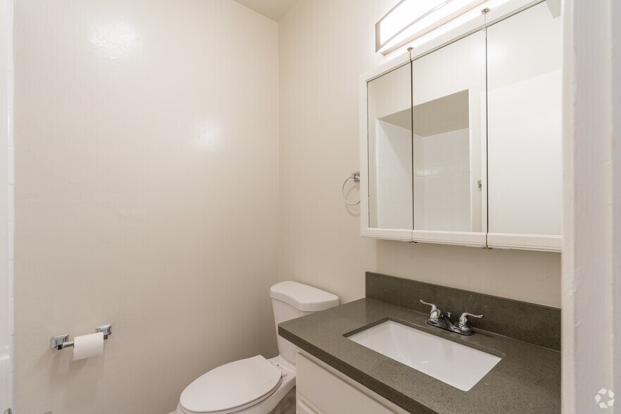 More Photos Of 618-620 W Route 66, Glendora Apartments For Sale