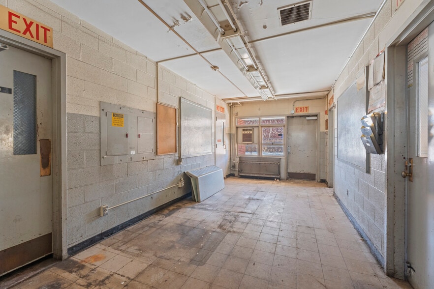 More Photos Of 251 Freestone Ave, Portland Manufacturing For Sale