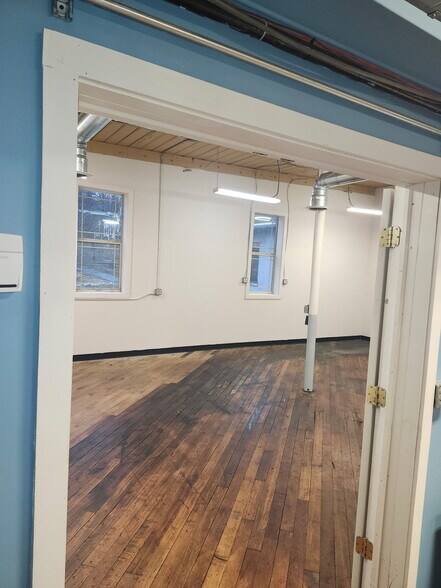 More Photos Of 1548 Burden Lake Rd, Averill Park Warehouse For Lease