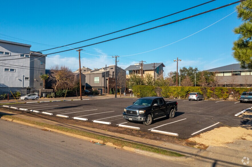 More Photos Of 2705 Swiss Ave, Dallas Loft Creative Space For Sale