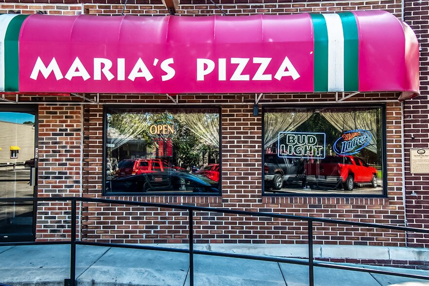 More Photos Of 134 S Main St, Oregon Restaurant For Sale