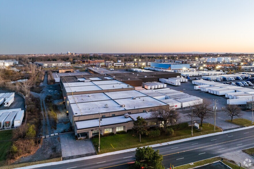 More Photos Of 1660-1700 Boul Hymus, Dorval Warehouse For Sale