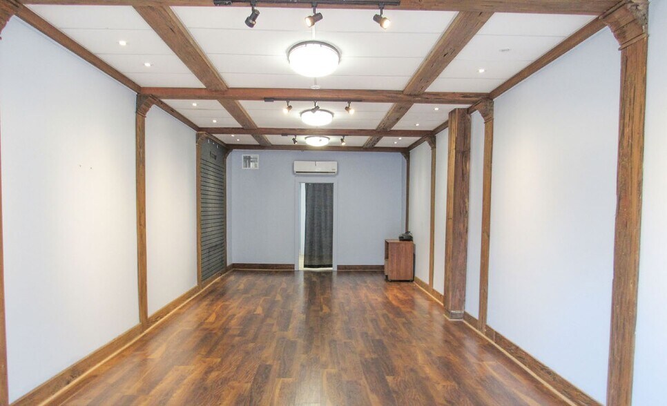 More Photos Of 9-17 Clarence St, Port Colborne Storefront For Sale