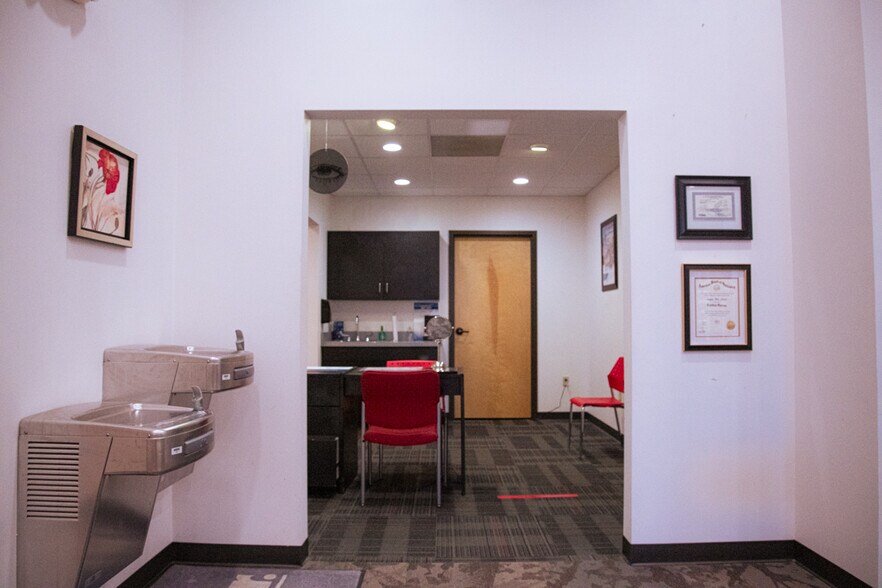 More Photos Of 2014 Dudley Ave, Parkersburg Medical For Sale