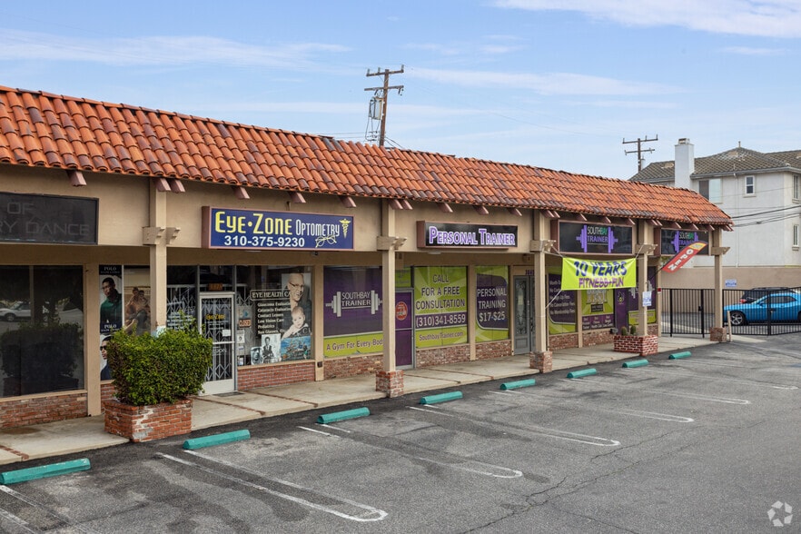 More Photos Of 3855-3885 Pacific Coast Hwy, Torrance Unknown For Lease