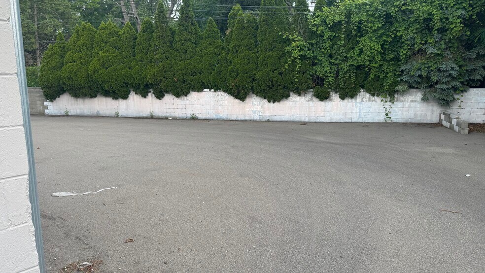 More Photos Of 2474-2486 Orchard Lake Rd, Keego Harbor Unknown For Lease