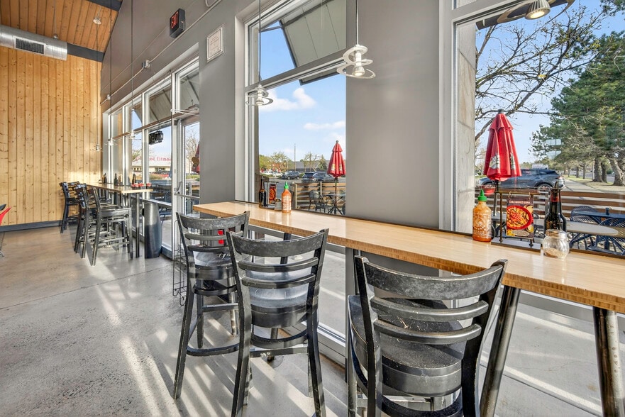 More Photos Of 100 W Troutman Pky, Fort Collins Restaurant For Lease