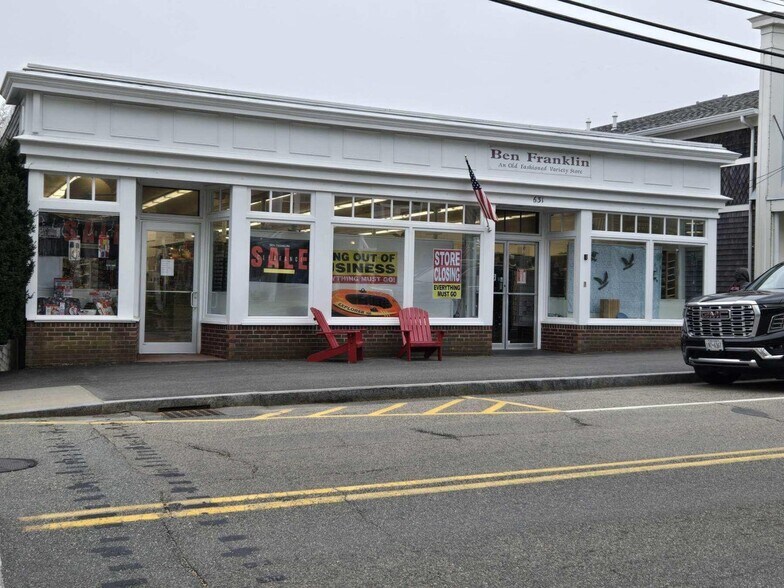 Primary Photo Of 631 Main St, Chatham Storefront For Lease