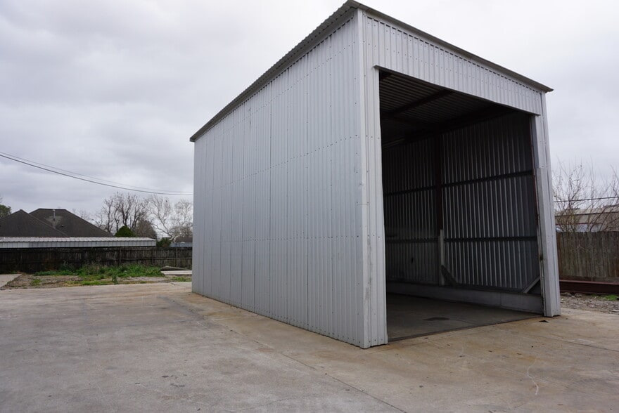 More Photos Of 12803 Rita Ln, Houston Warehouse For Sale