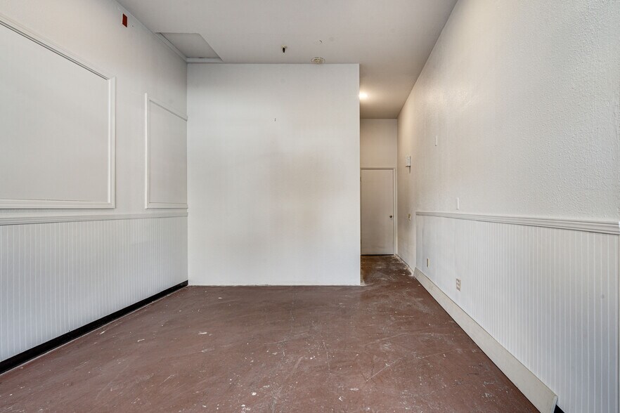 More Photos Of 1270 Broadway, Sonoma Freestanding For Sale