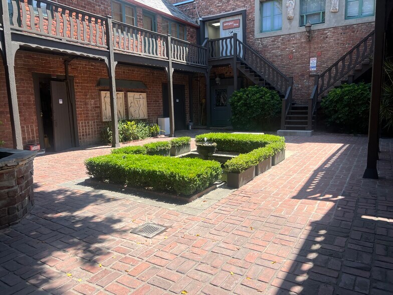 More Photos Of 7415-7427 Beverly Blvd, Los Angeles Office For Lease