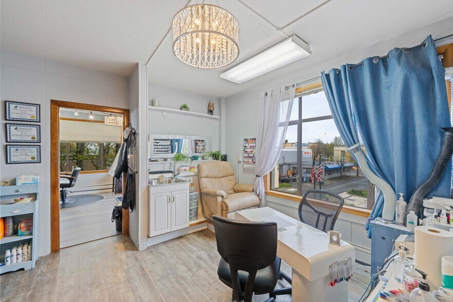 More Photos Of 340 Central Ave, Coos Bay Medical For Sale