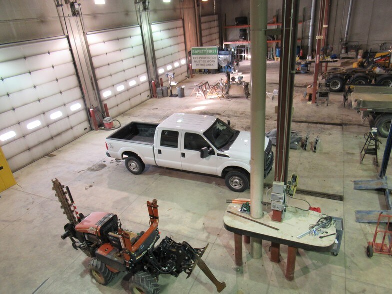 More Photos Of 3030 24th Ave S, Moorhead Light Manufacturing For Lease